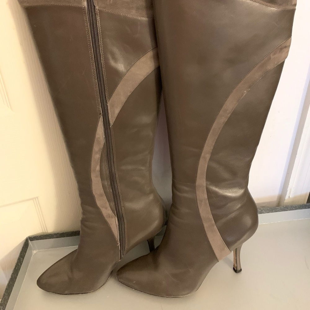 Via Spiga Grey Leather and Suede Stripe Boots